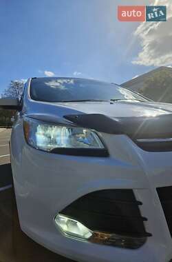 Внедорожник / Кроссовер Ford Escape 2014 в 