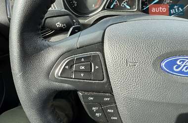 Внедорожник / Кроссовер Ford Escape 2017 в 