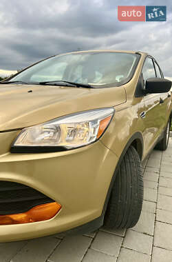 Внедорожник / Кроссовер Ford Escape 2014 в 