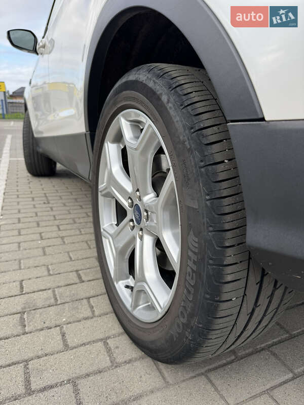 Внедорожник / Кроссовер Ford Escape 2019 в Шептицькому