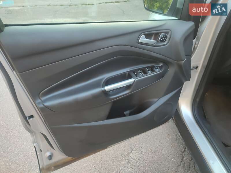 Внедорожник / Кроссовер Ford Escape 2016 в Киеве фото 16 Внедорожник / Кроссовер Ford Escape 2016 в Киеве