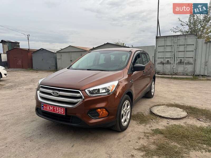 Внедорожник / Кроссовер Ford Escape 2016 в 