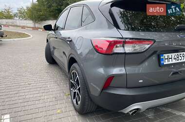 Внедорожник / Кроссовер Ford Escape 2021 в 