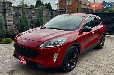 Внедорожник / Кроссовер Ford Escape 2020 в 