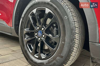 Внедорожник / Кроссовер Ford Escape 2020 в 