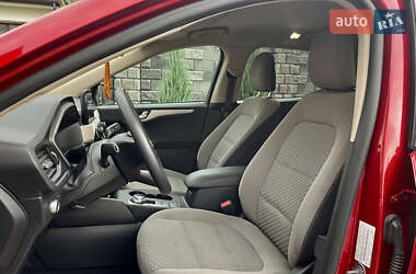 Внедорожник / Кроссовер Ford Escape 2020 в 