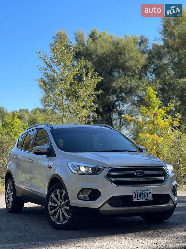 Внедорожник / Кроссовер Ford Escape 2017 в Кременчуге