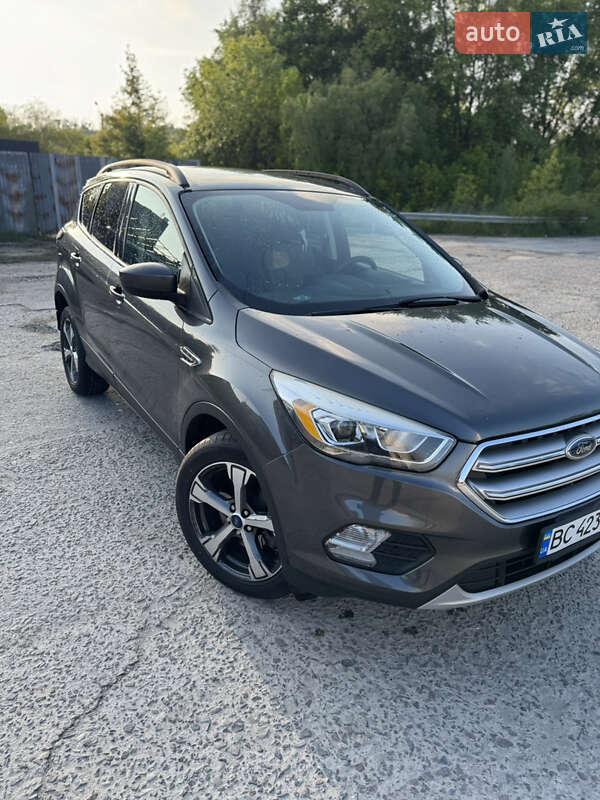 Внедорожник / Кроссовер Ford Escape 2016 в Львове