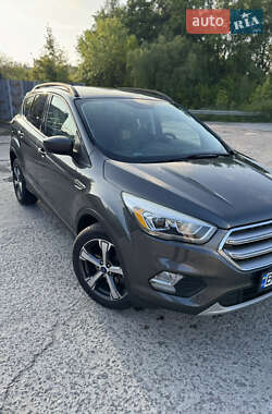 Внедорожник / Кроссовер Ford Escape 2016 в 