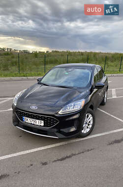 Внедорожник / Кроссовер Ford Escape 2020 в 
