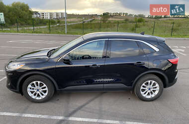 Внедорожник / Кроссовер Ford Escape 2020 в 