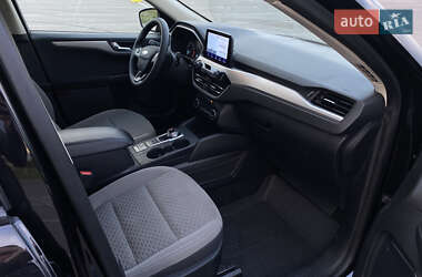 Внедорожник / Кроссовер Ford Escape 2020 в 