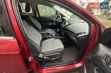 Внедорожник / Кроссовер Ford Escape 2019 в 
