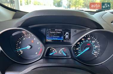 Внедорожник / Кроссовер Ford Escape 2016 в 