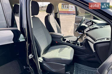 Внедорожник / Кроссовер Ford Escape 2017 в 