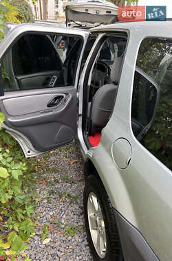 Внедорожник / Кроссовер Ford Escape 2006 в 