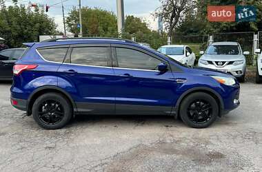 Внедорожник / Кроссовер Ford Escape 2015 в 