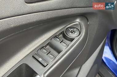 Внедорожник / Кроссовер Ford Escape 2015 в 