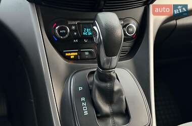 Внедорожник / Кроссовер Ford Escape 2015 в 
