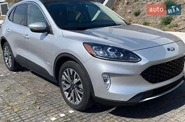 Внедорожник / Кроссовер Ford Escape 2020 в 