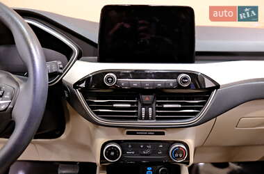 Внедорожник / Кроссовер Ford Escape 2021 в 