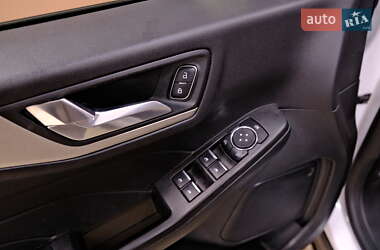 Внедорожник / Кроссовер Ford Escape 2021 в 