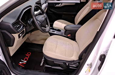 Внедорожник / Кроссовер Ford Escape 2021 в 