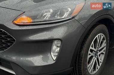 Внедорожник / Кроссовер Ford Escape 2021 в 