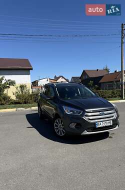 Внедорожник / Кроссовер Ford Escape 2017 в 