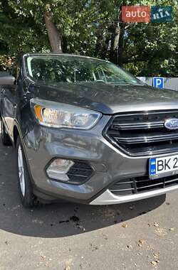 Позашляховик / Кросовер Ford Escape 2018 в 