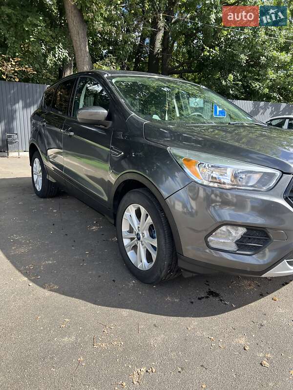 Внедорожник / Кроссовер Ford Escape 2018 в Киеве