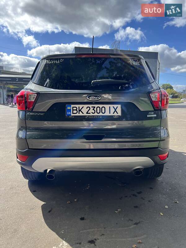 Внедорожник / Кроссовер Ford Escape 2018 в Киеве