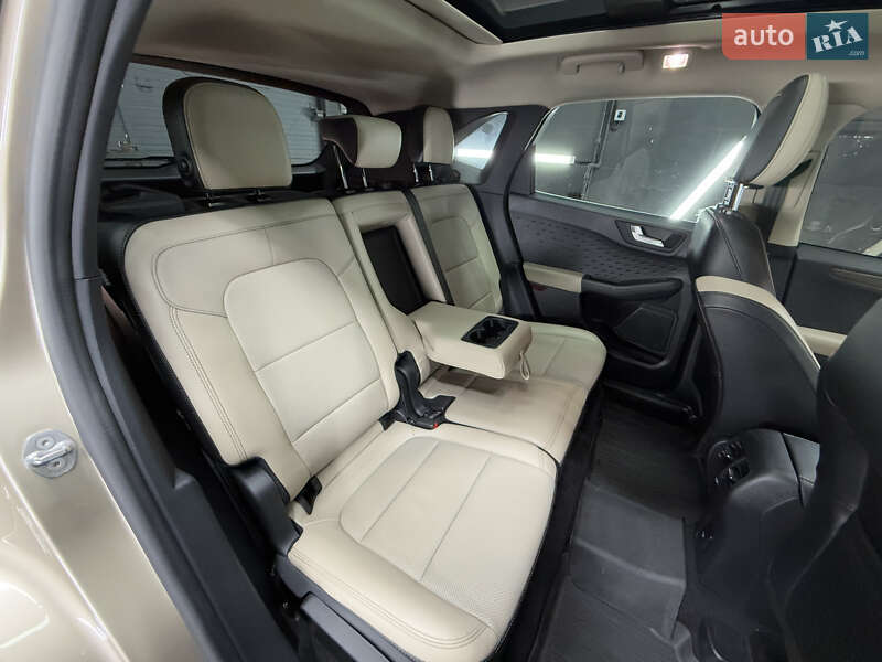 Внедорожник / Кроссовер Ford Escape 2020 в Киеве