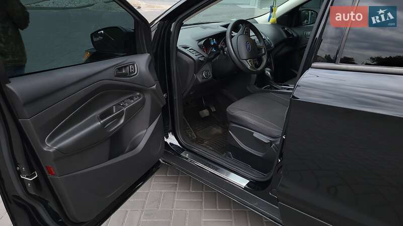 Внедорожник / Кроссовер Ford Escape 2017 в Каменском