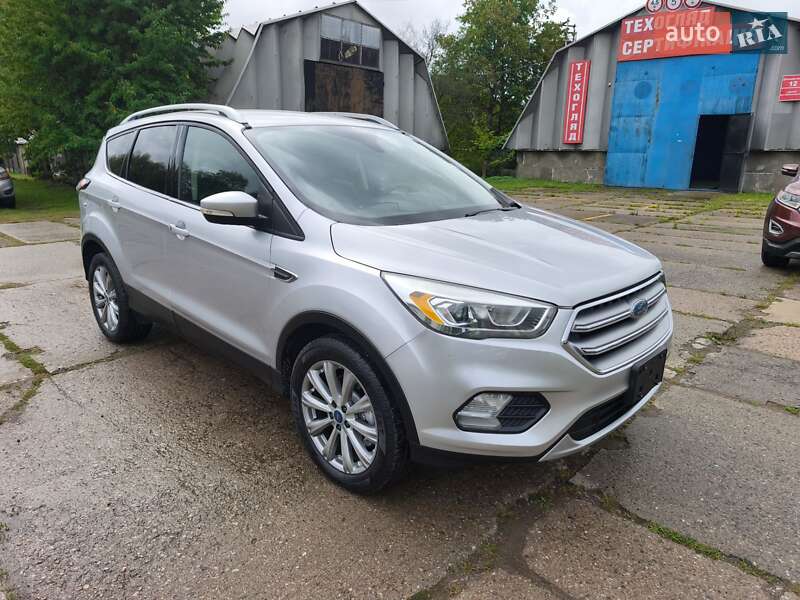 Внедорожник / Кроссовер Ford Escape 2017 в Стрые