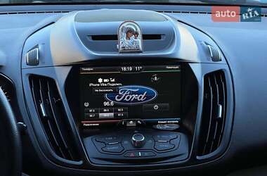 Внедорожник / Кроссовер Ford Escape 2014 в 