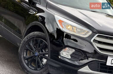 Внедорожник / Кроссовер Ford Escape 2018 в 