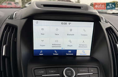 Внедорожник / Кроссовер Ford Escape 2018 в 