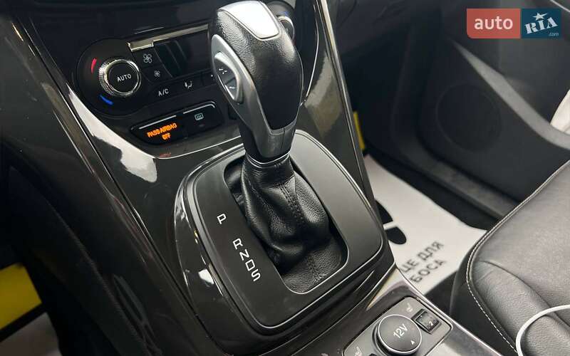 Внедорожник / Кроссовер Ford Escape 2015 в Ивано-Франковске