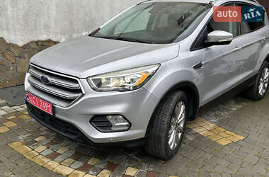 Внедорожник / Кроссовер Ford Escape 2017 в 
