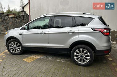Внедорожник / Кроссовер Ford Escape 2017 в 