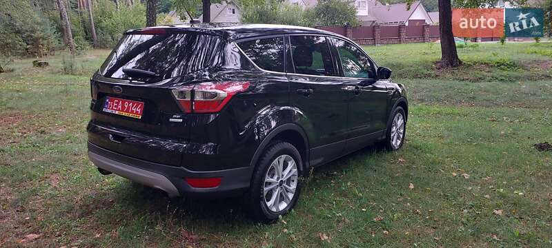 Позашляховик / Кросовер Ford Escape 2017 в Дубні