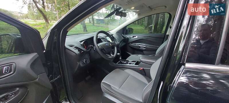 Позашляховик / Кросовер Ford Escape 2017 в Дубні
