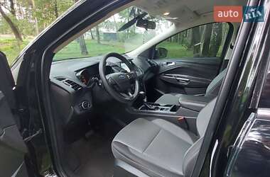 Позашляховик / Кросовер Ford Escape 2017 в 