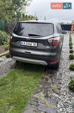 Внедорожник / Кроссовер Ford Escape 2017 в 