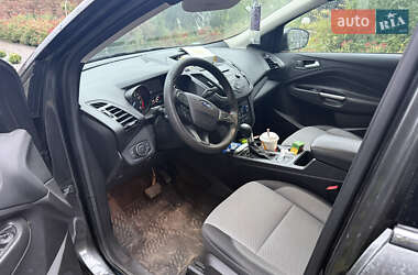 Внедорожник / Кроссовер Ford Escape 2017 в 