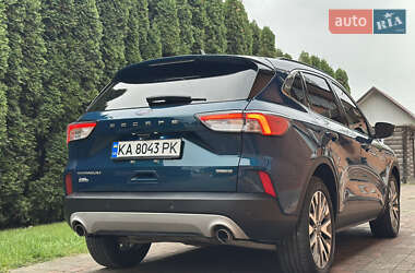 Позашляховик / Кросовер Ford Escape 2020 в 