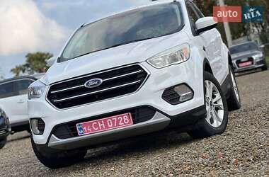 Внедорожник / Кроссовер Ford Escape 2017 в 