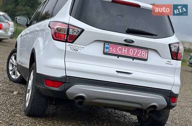 Внедорожник / Кроссовер Ford Escape 2017 в 