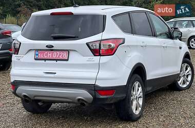 Внедорожник / Кроссовер Ford Escape 2017 в 
